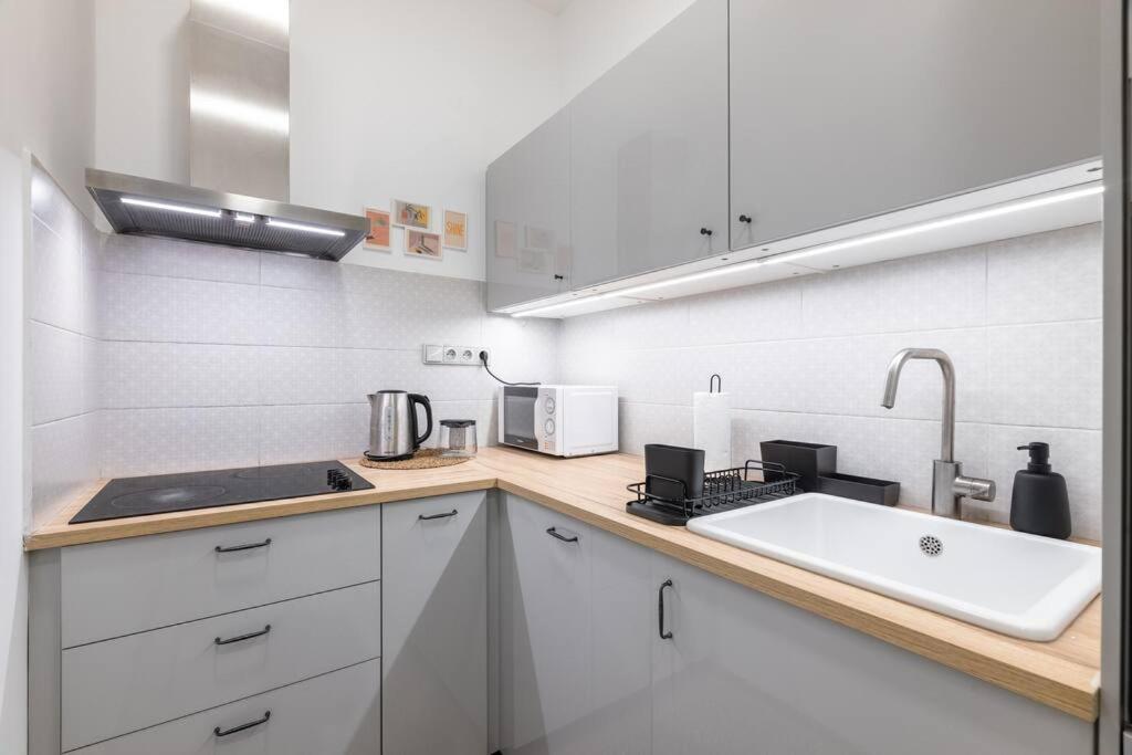 Cute 1Bedroom Center Apartment براغ المظهر الخارجي الصورة