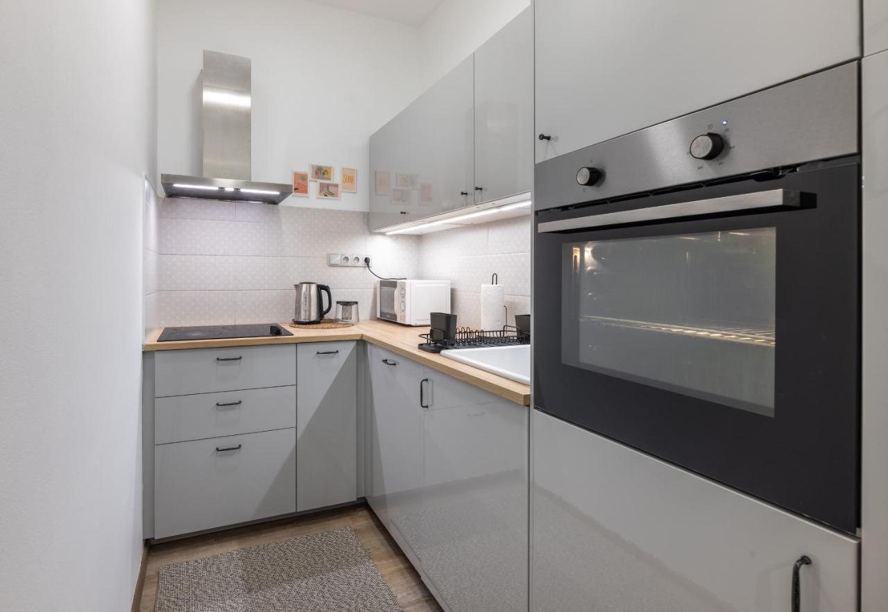 Cute 1Bedroom Center Apartment براغ المظهر الخارجي الصورة