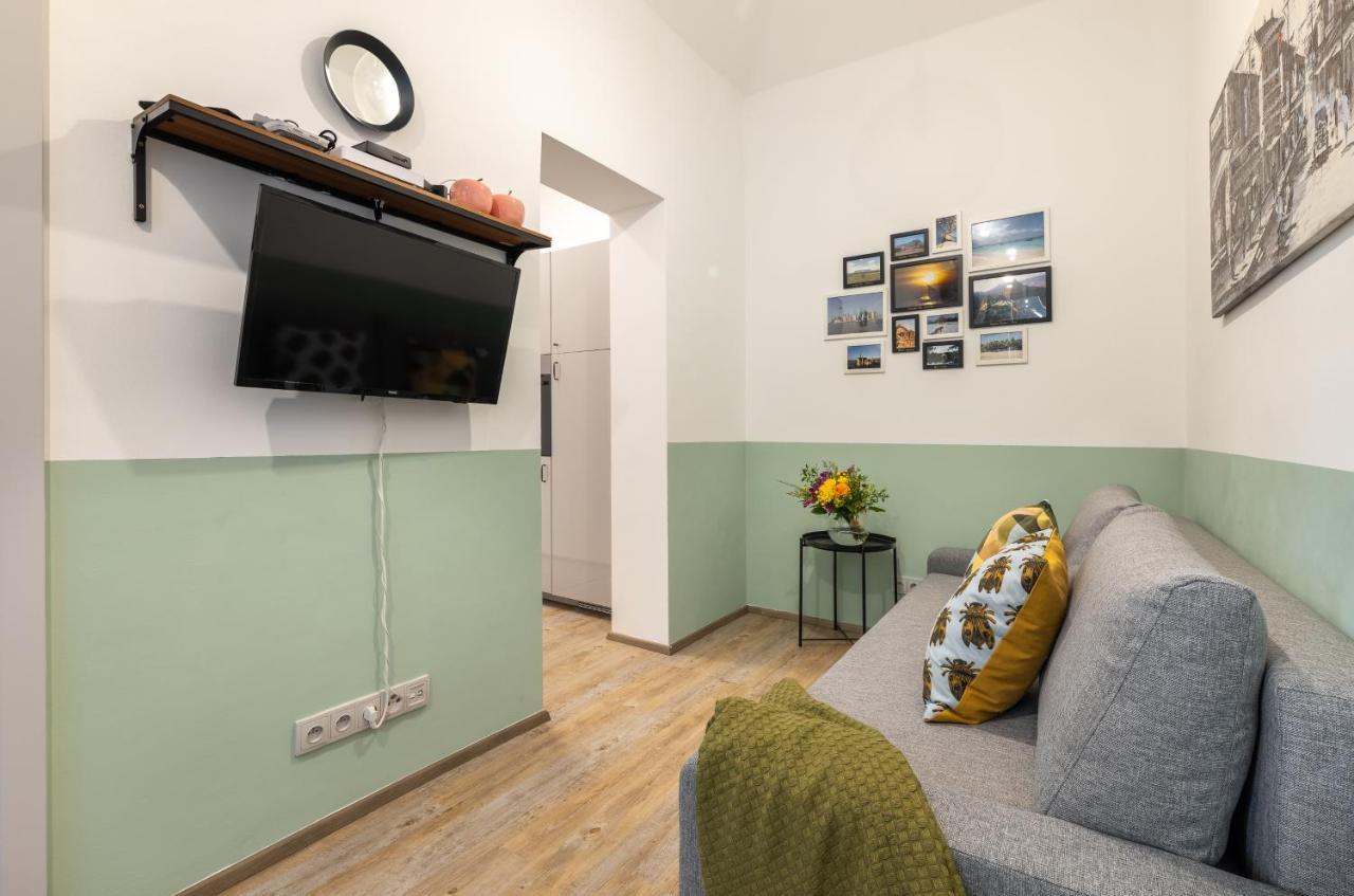 Cute 1Bedroom Center Apartment براغ المظهر الخارجي الصورة