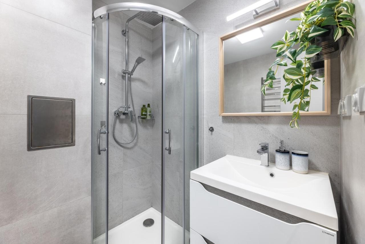 Cute 1Bedroom Center Apartment براغ المظهر الخارجي الصورة